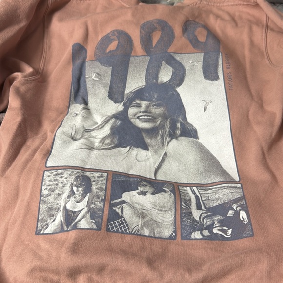 Official Taylor Swift 1989 (Taylor’s Version) Pink Crewneck Sweatshirt Size S - Picture 5 of 6